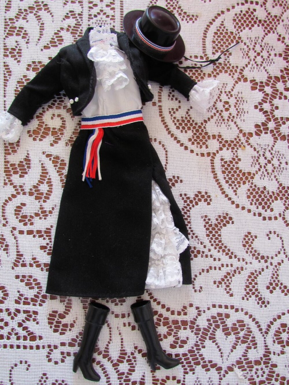 BARBIE OUTFIT - CHILEAN GAUCHO STYLE FANCY DRESS, JACKET, LACE JABOT, BOOTS, HAT